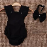Μαύρο Βρεφικό Σετ Κοριτσιού 3 Τεμαχίων – Ρόμπερ, Κάλτσες & Κορδέλα με Φιόγκο