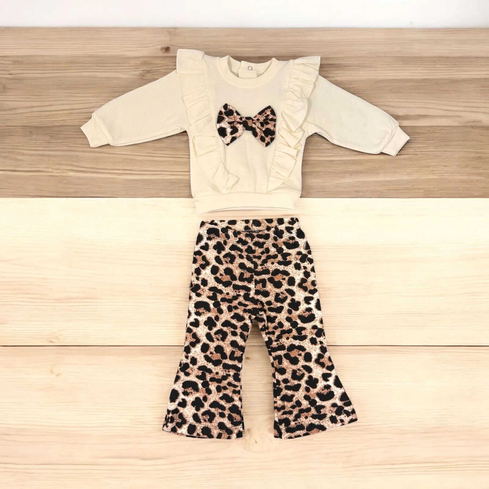 Μοντέρνο Σετ για Κορίτσια: Μπλούζα με Φιόγκο & Παντελόνι Leopard Print, 95% Βαμβάκι - Image 2